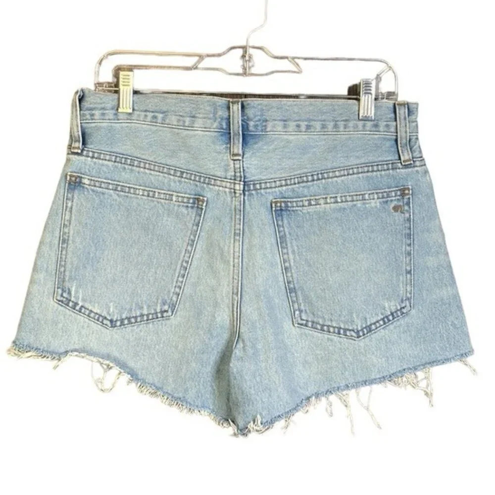 Madewell Relaxed Denim Shorts in Cedarcroft Wash - Picture 3 of 8
